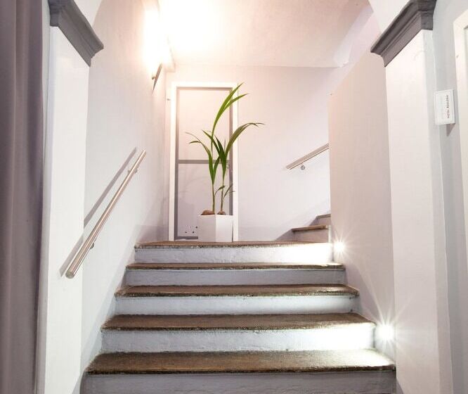 Adalesia Hotel & Coffee