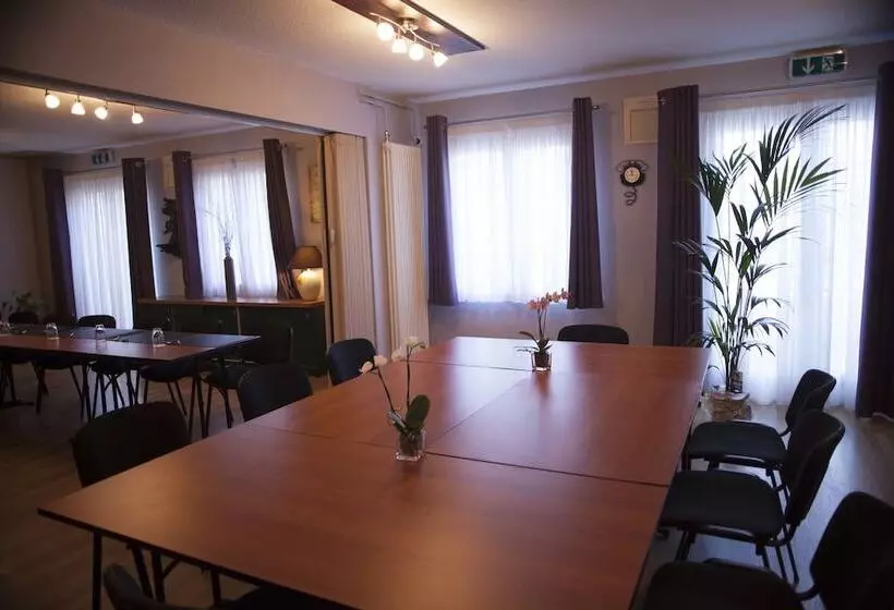 Cottage Logis Hôtel Restaurant