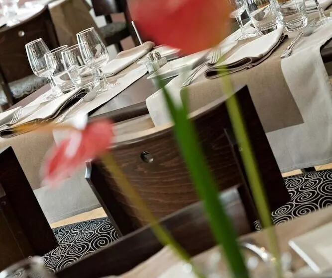 Cottage Logis Hôtel Restaurant