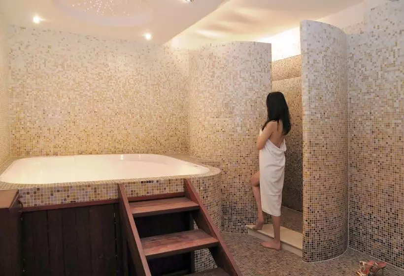 בית מלון כפרי Ariston Imperial