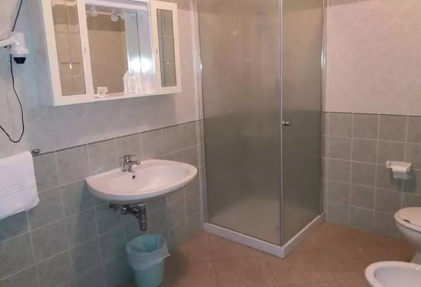 בית מלון כפרי Ariston Imperial