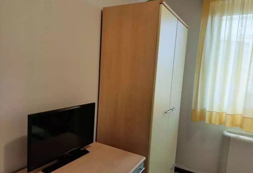 בית מלון כפרי Ariston Imperial