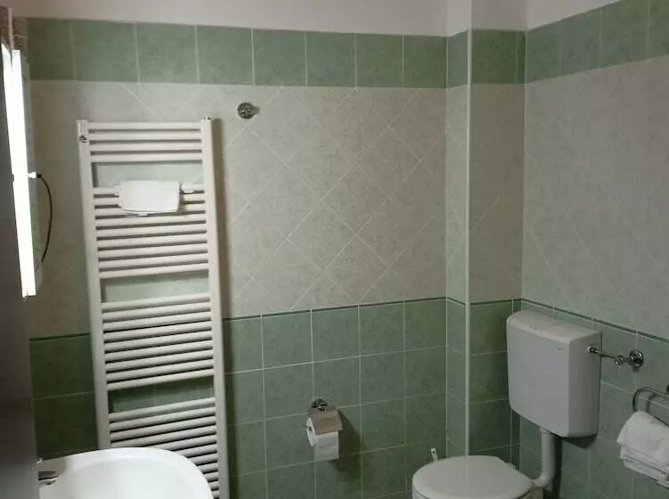 בית מלון כפרי Ariston Imperial