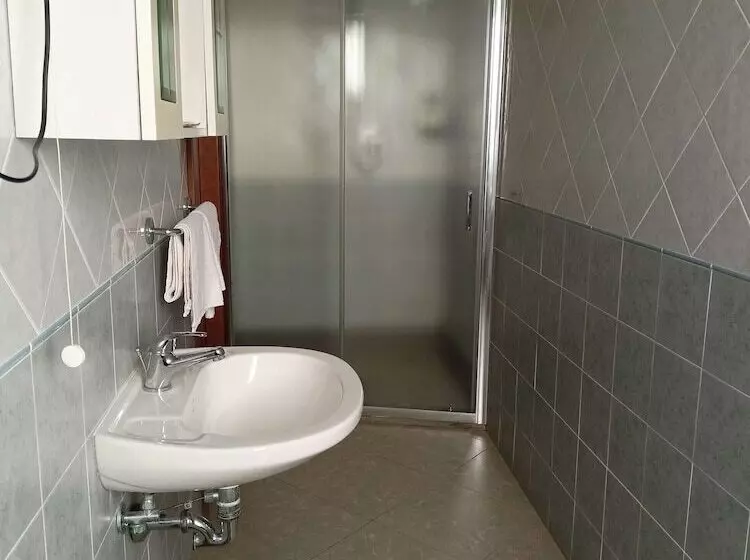 בית מלון כפרי Ariston Imperial