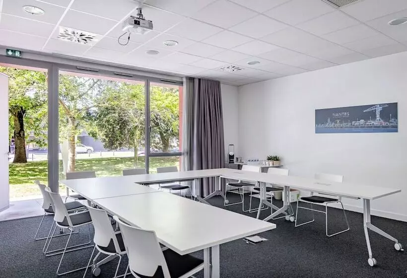 فندق Akena Nantes Atlantis Zénith