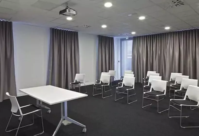 فندق Akena Nantes Atlantis Zénith