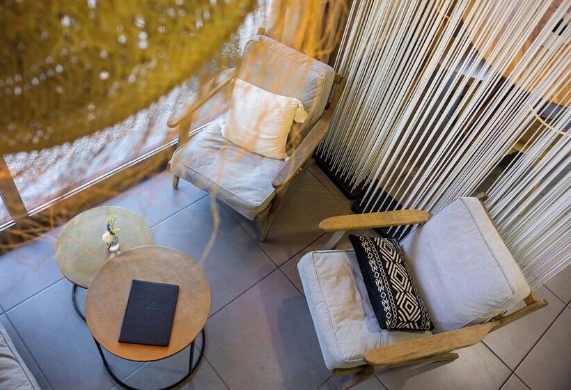 Отель Akena Nantes Atlantis Zénith