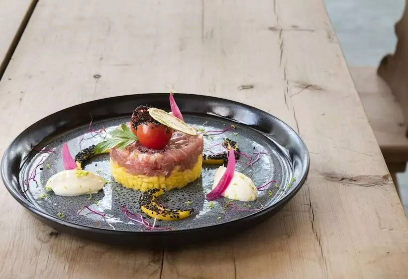 Отель Engiadina