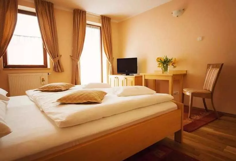 Отель Karpatsky Dvor Lozorno