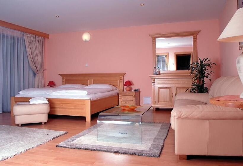 호텔 Karpatsky Dvor Lozorno