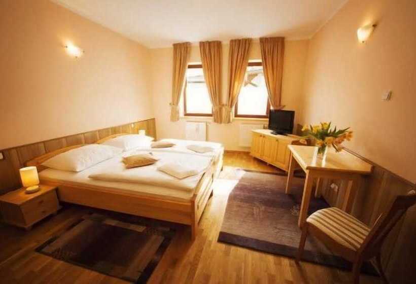 호텔 Karpatsky Dvor Lozorno