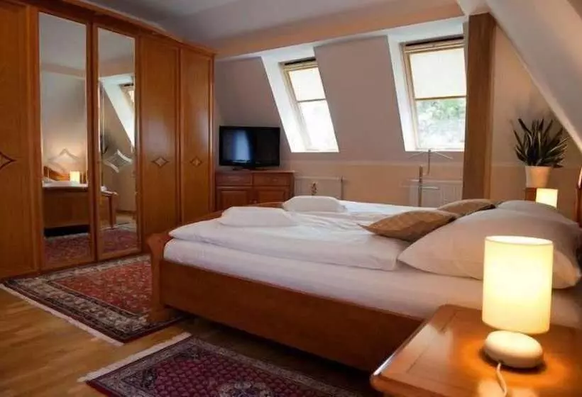 Отель Karpatsky Dvor Lozorno