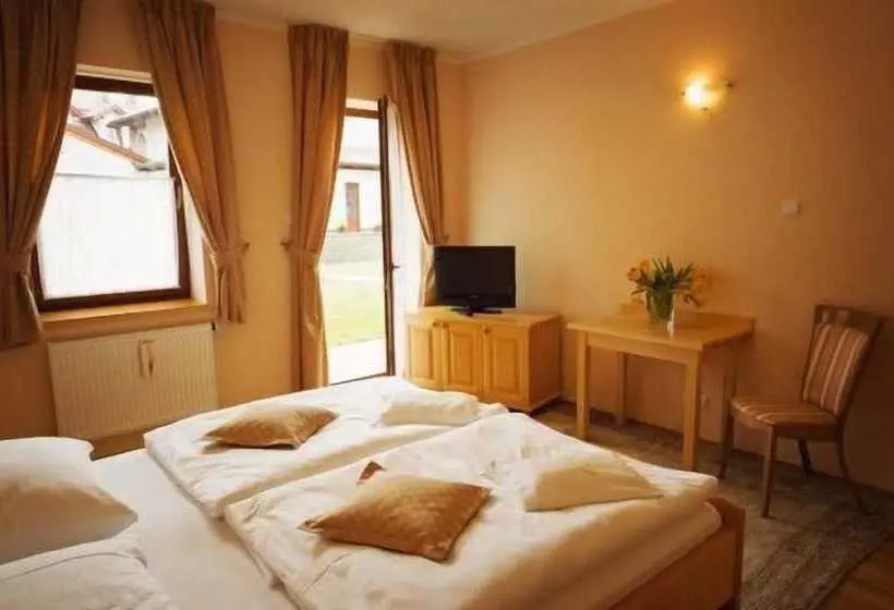 Отель Karpatsky Dvor Lozorno