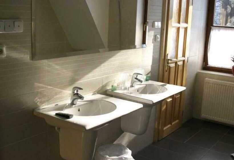 호텔 Karpatsky Dvor Lozorno