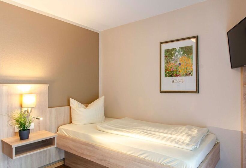 Отель Kurgarten