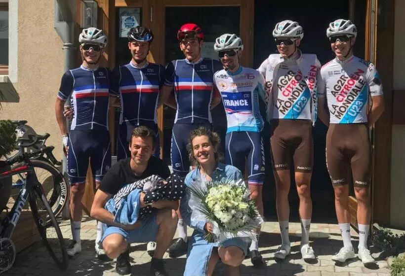 L Outa Hotel Restaurant