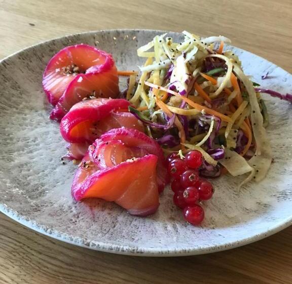 L Outa Hotel Restaurant