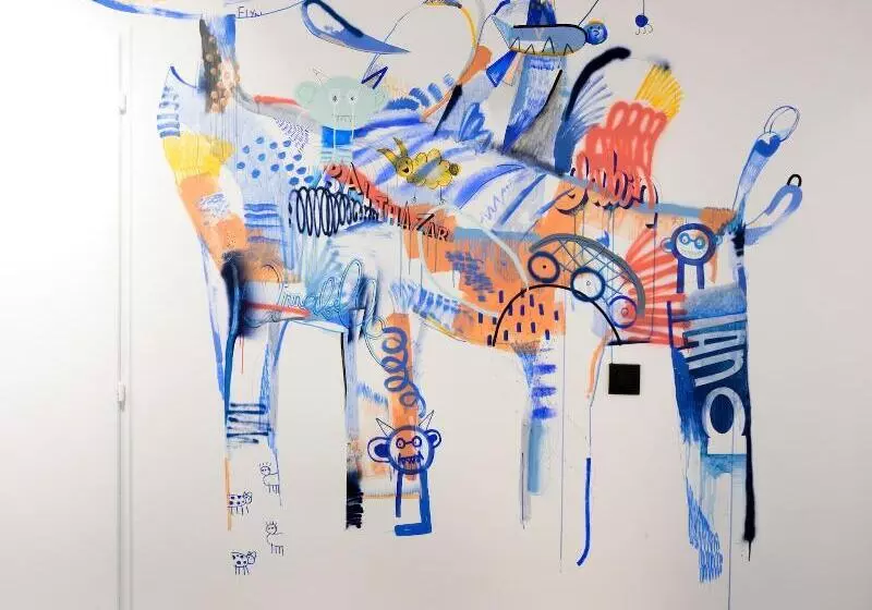 L Outa Hotel Restaurant