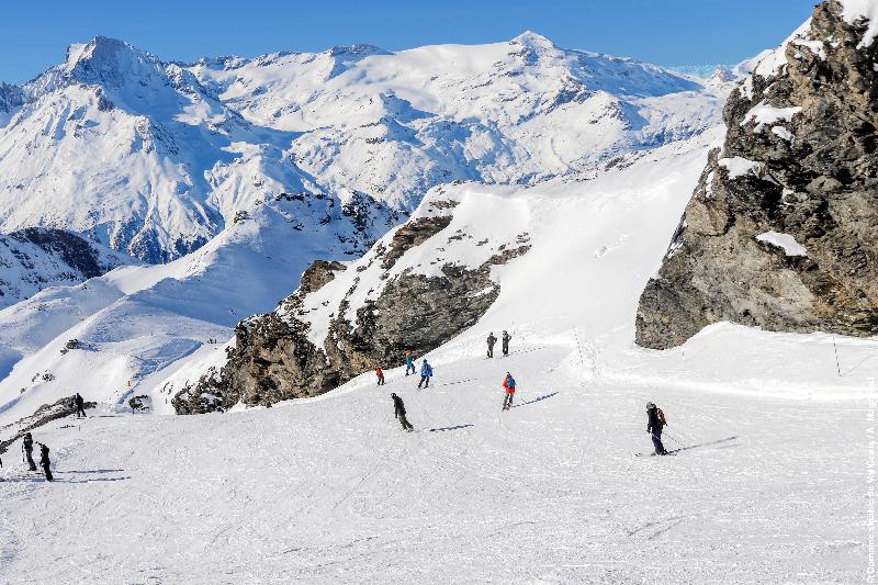 L Outa Hotel Restaurant