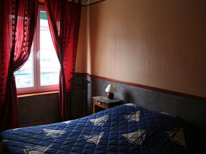 ホテル La Couronne