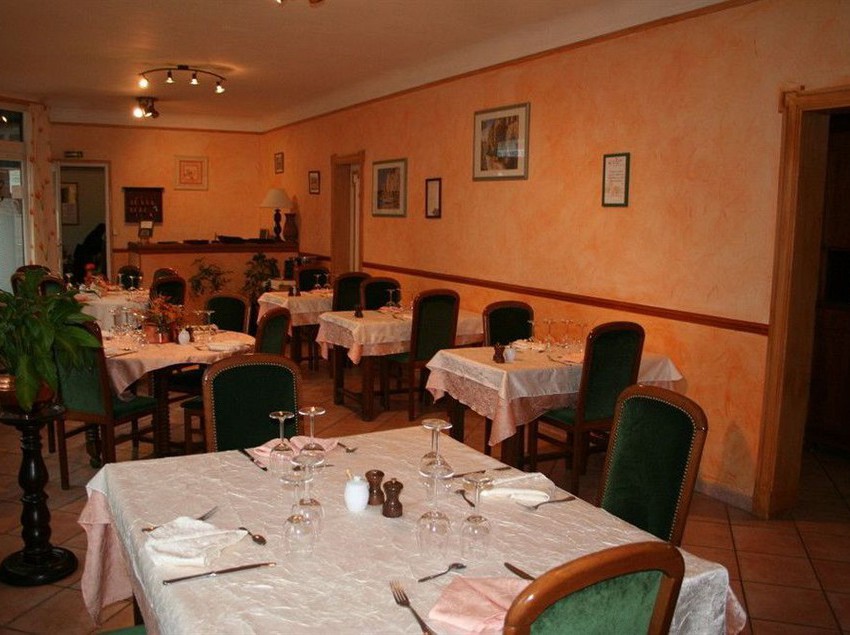 ホテル La Couronne