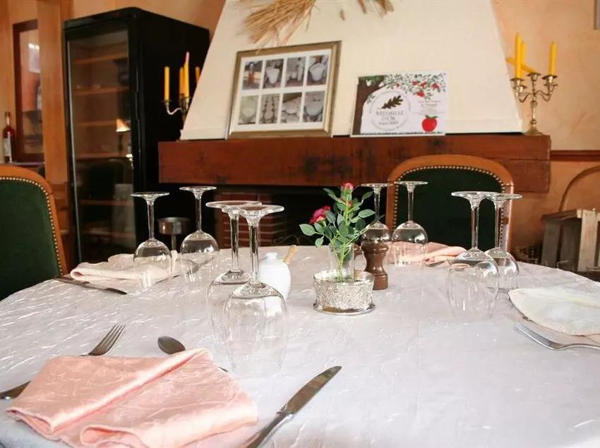 ホテル La Couronne