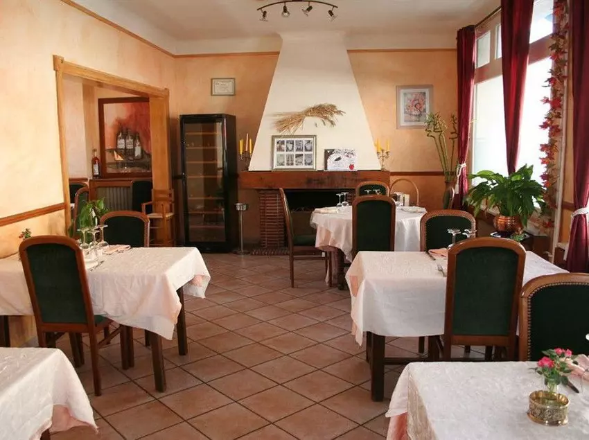 ホテル La Couronne