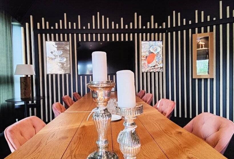 酒店 Revontuli Resort Rooms