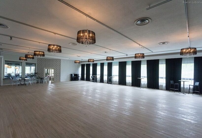 酒店 Revontuli Resort Rooms