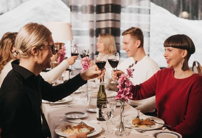 酒店 Revontuli Resort Rooms