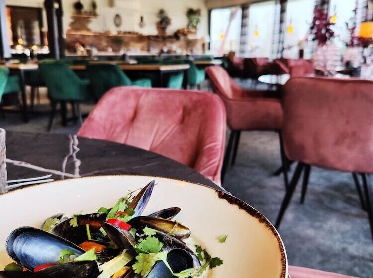 酒店 Revontuli Resort Rooms