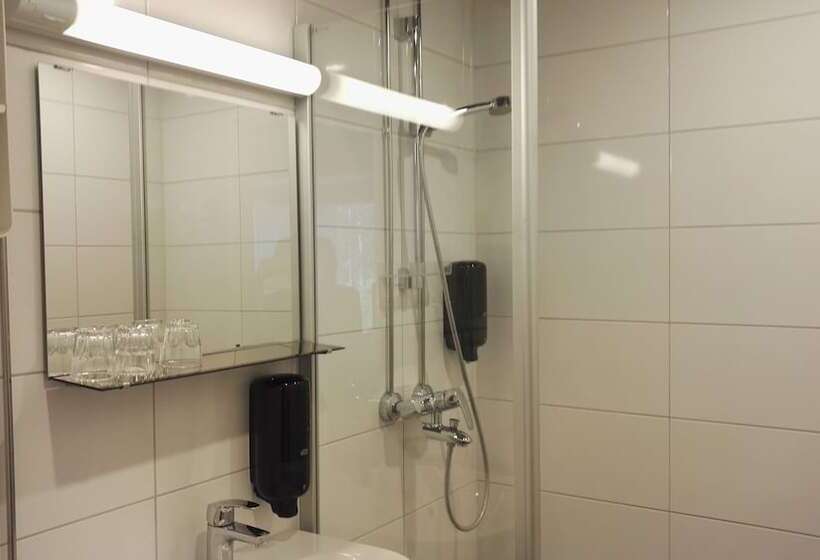 酒店 Revontuli Resort Rooms