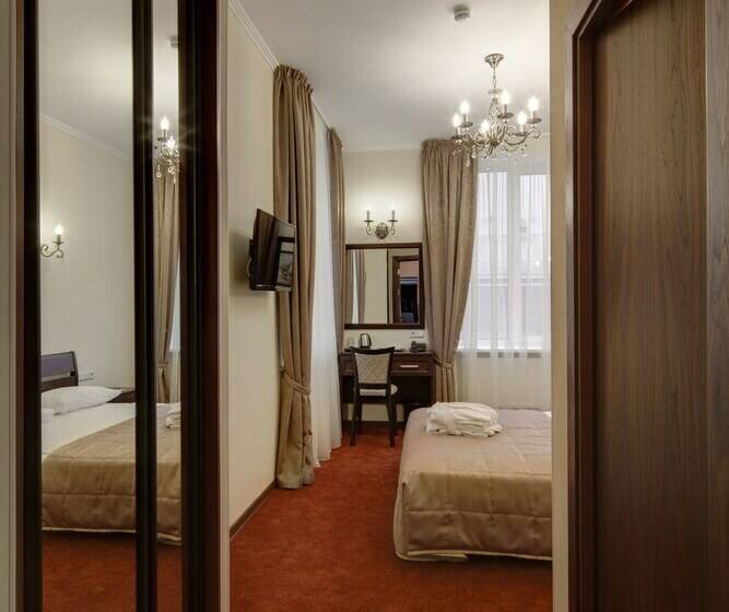 ホテル Solo Panorama Palace Square