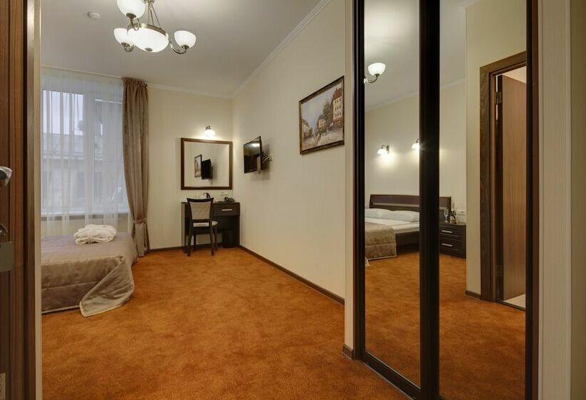 ホテル Solo Panorama Palace Square