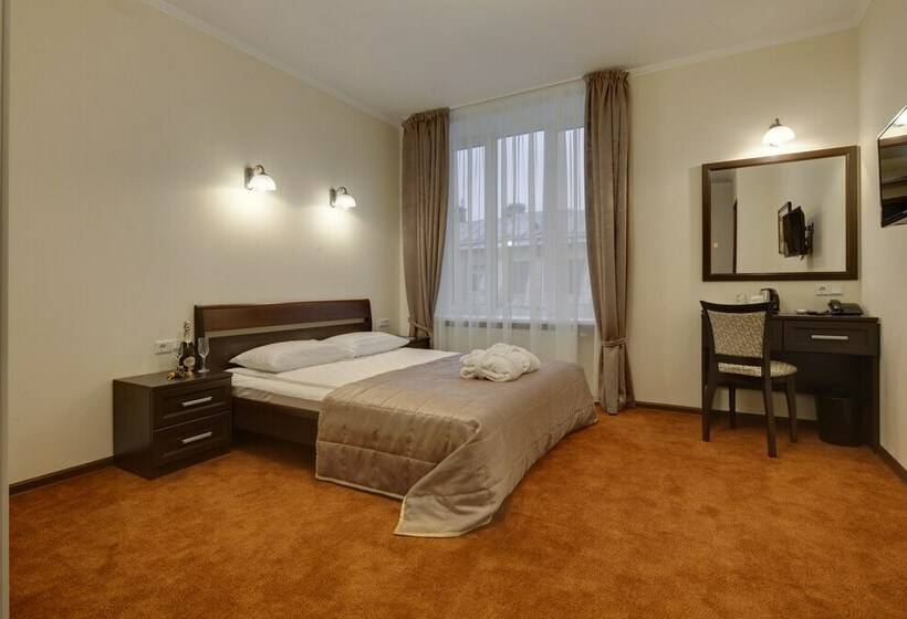 ホテル Solo Panorama Palace Square