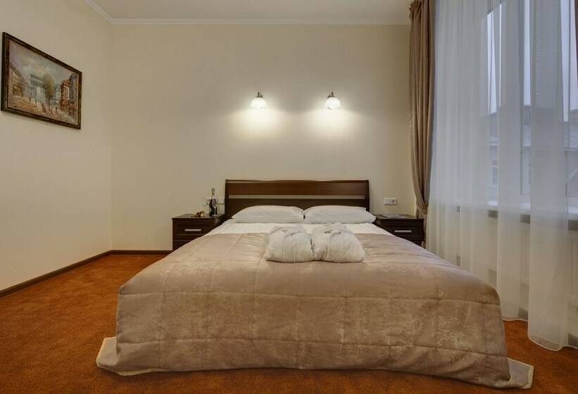 ホテル Solo Panorama Palace Square