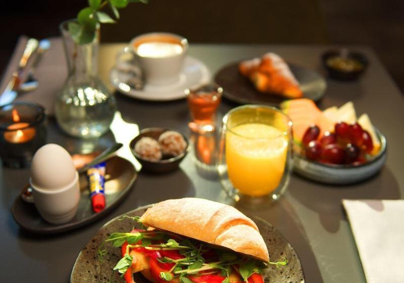 The Lamp Hotel & Spa