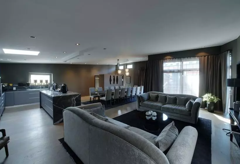 The Lamp Hotel & Spa