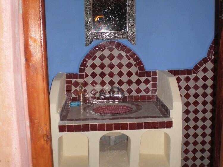 Riad Aicha & Camel Trekking