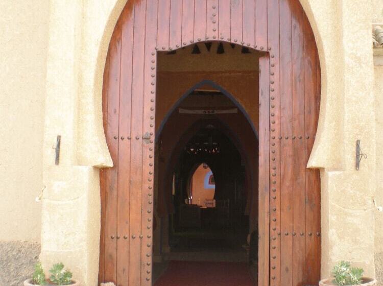 Riad Aicha & Camel Trekking