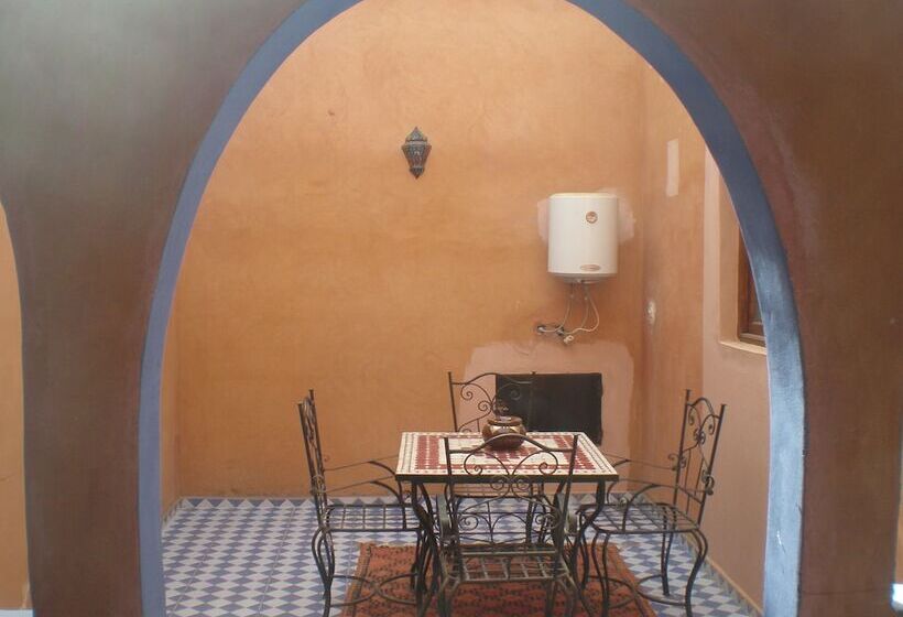 Riad Aicha & Camel Trekking