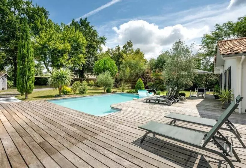Aamiaismajoitus (B&B) Le Gite De La Canopée De Mios