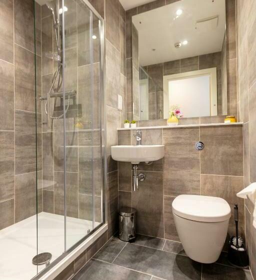 هتل The Westwood Summer Accommodation