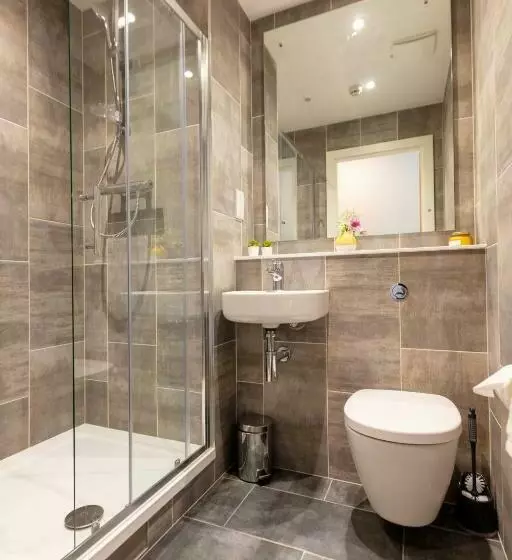 هتل The Westwood Summer Accommodation