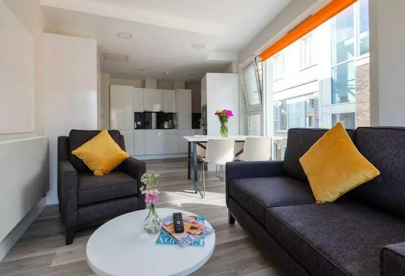 هتل The Westwood Summer Accommodation