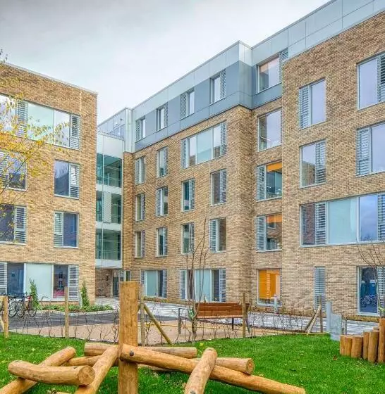 هتل The Westwood Summer Accommodation