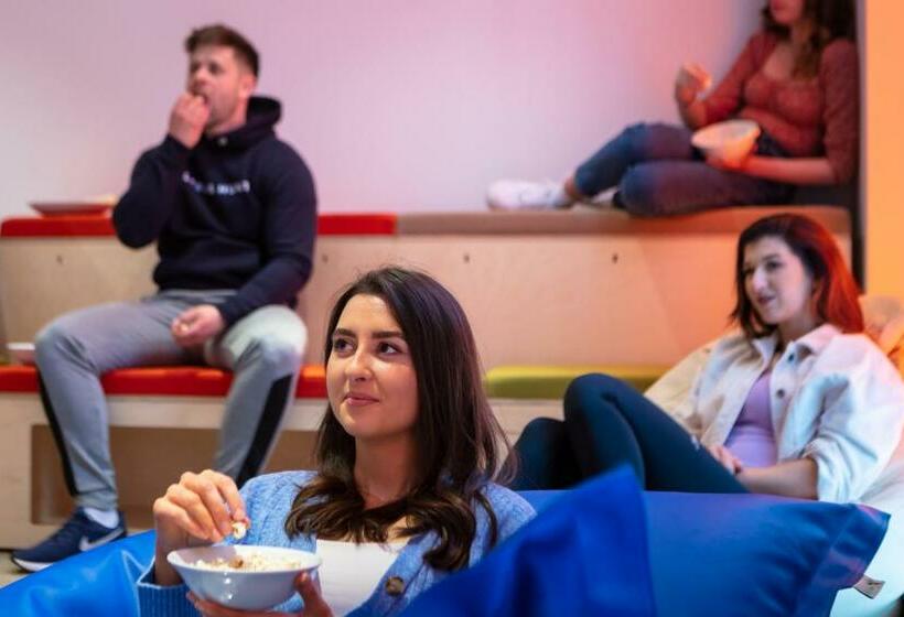 هتل The Westwood Summer Accommodation