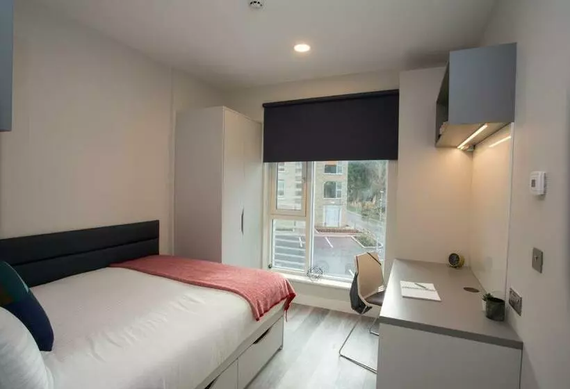 هتل The Westwood Summer Accommodation