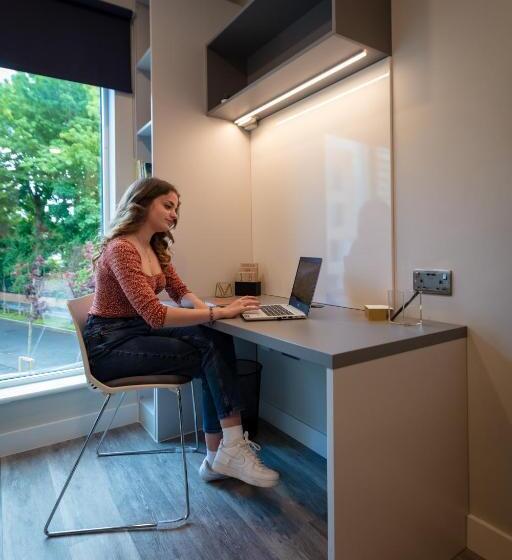 هتل The Westwood Summer Accommodation