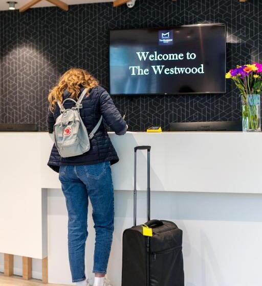 هتل The Westwood Summer Accommodation